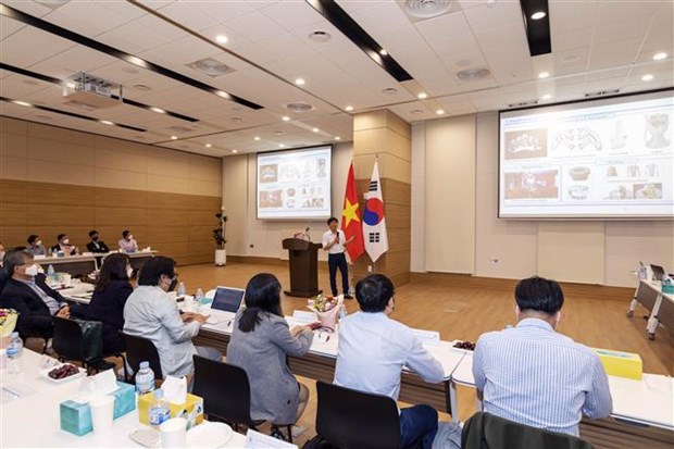 越南驻韩国大使馆举行科学技术座谈会 hinh anh 1