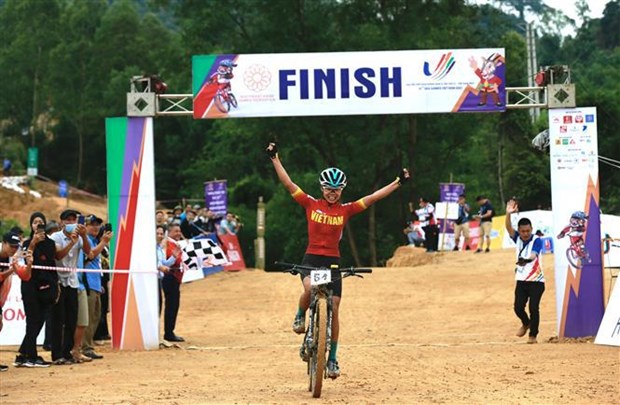 第31届东运会：丁氏茹琼在奥林匹克山地自行车女子越野赛夺得金牌 hinh anh 2