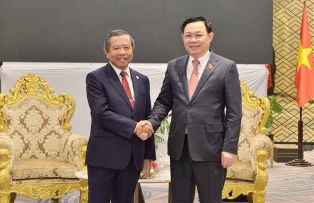 越南国会主席王廷惠会见老挝技术和通信部部长兼老越友好协会主席 hinh anh 1