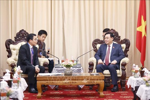 国会主席王廷惠会见老挝占巴塞省委书记兼省长维莱翁 hinh anh 2