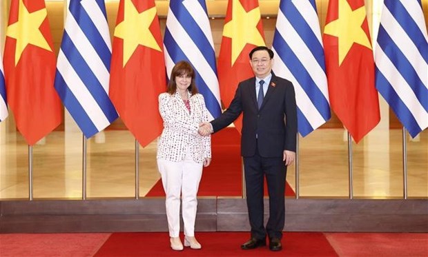 越南国会主席王廷惠会见希腊总统卡特里娜·萨克拉罗普卢 hinh anh 1