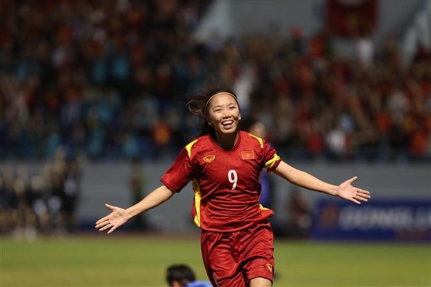 越南女足队以1比0击败泰国女足队夺得女足金牌 阮春福和范明政致信祝贺 hinh anh 3