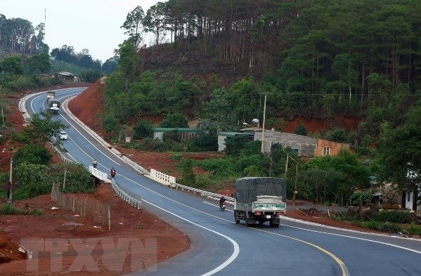 越南第十五届国会第三次会议：力争完成胡志明公路的子项目 hinh anh 1