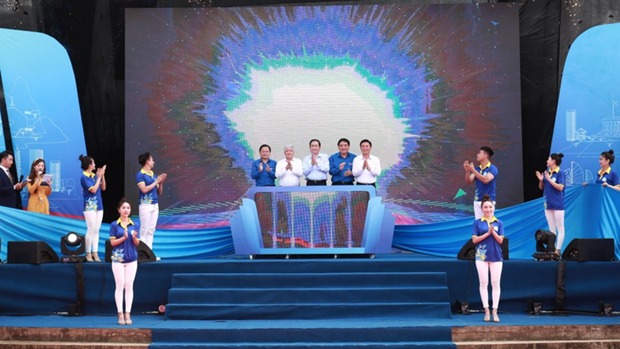 2022年夏季青年志愿者行动出征仪式在清化省举行 hinh anh 1