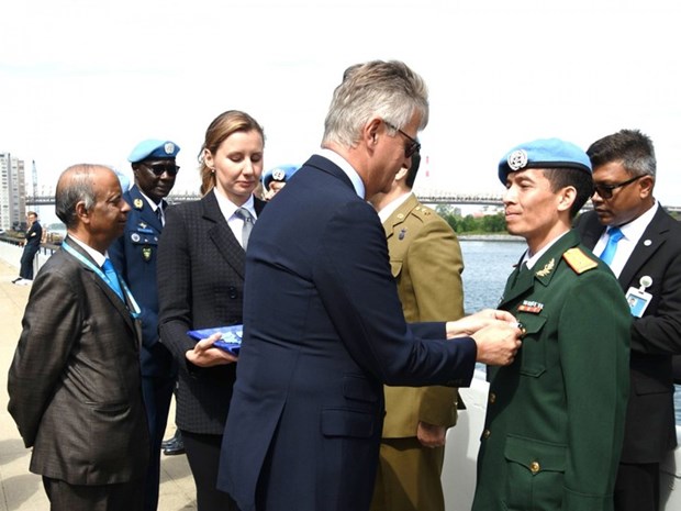 联合国向越南人民军军官颁发联合国勋章 hinh anh 1