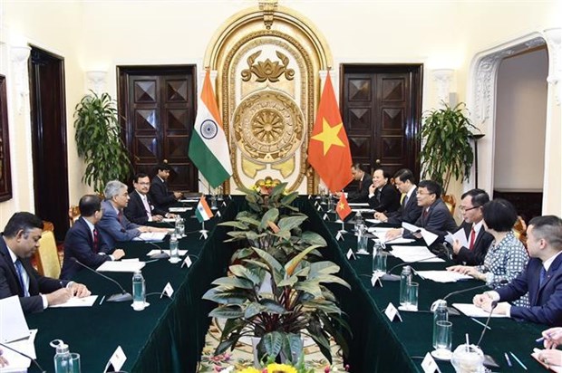 印度副外长：印方始终将越方视为“向东行动”政策中的重要支柱 hinh anh 1