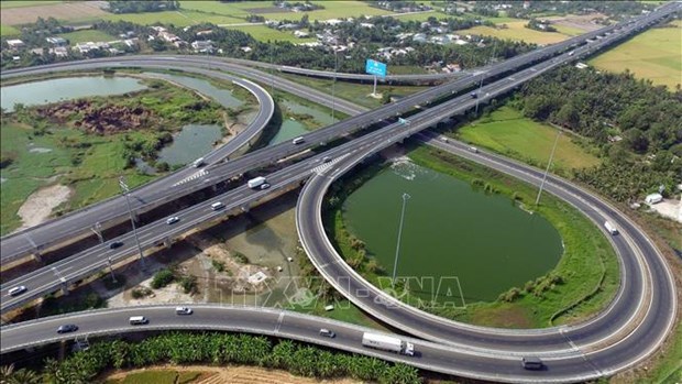 越南第十五届国会第三次会议：快速发展高速公路体系 满足经济增长的需求 hinh anh 2