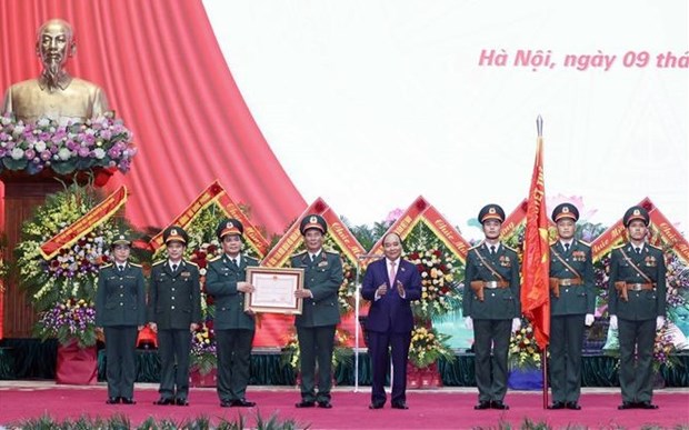 越南国家主席阮春福向11兵团授予三等保卫祖国勋章 hinh anh 2