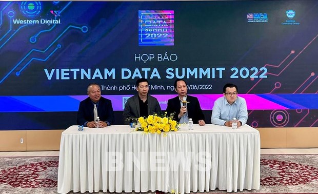 2022年越南举办首届数据论坛 hinh anh 1