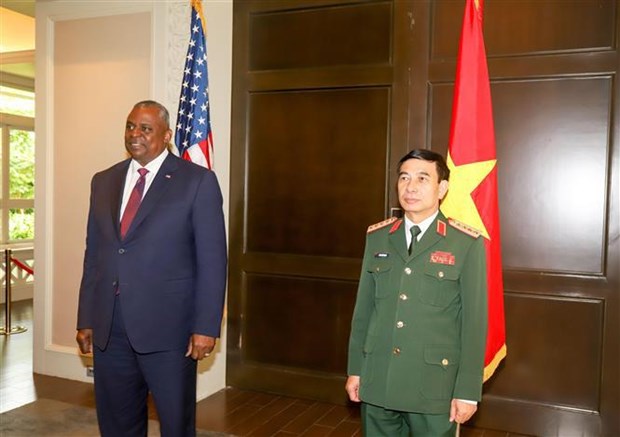 2022年香格里拉对话：越南国防部长与新加坡、美国、加拿大防长会晤 hinh anh 1