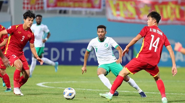 2022年亚足联U23亚洲杯1/4决赛：越南队以0比2输给沙特阿拉伯队 止步于1/4决赛 hinh anh 1