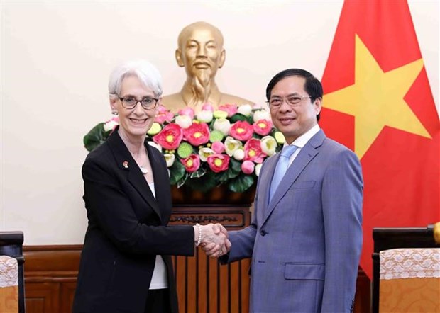越南外交部长裴青山会见美国常务副国务卿温迪·舍曼 hinh anh 1