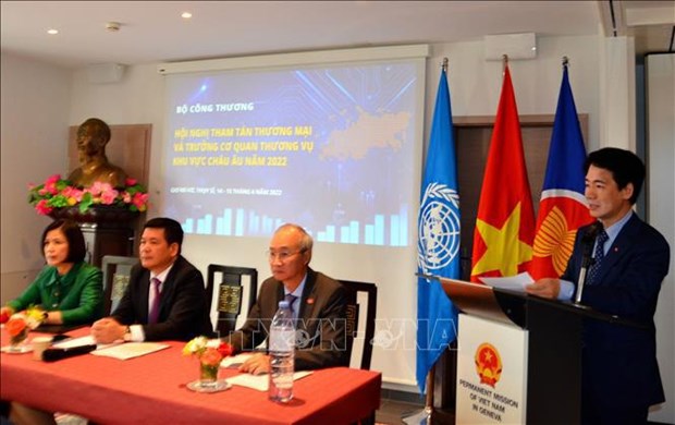 越南驻欧洲地区商务参赞和商务办事处负责人会议在瑞士日内瓦举行 hinh anh 1