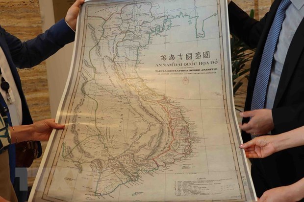越南向欧洲历史博物馆赠送《安南大国画图》 hinh anh 2