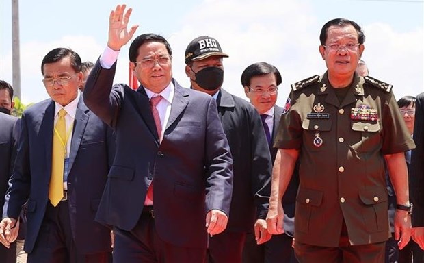 越柬两国总理出席推翻波尔布特政权45周年纪念活动 hinh anh 1