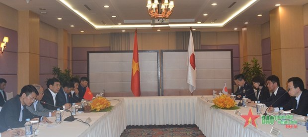 越南国防部长潘文江会见老挝、日本和柬埔寨国防部部长 hinh anh 2