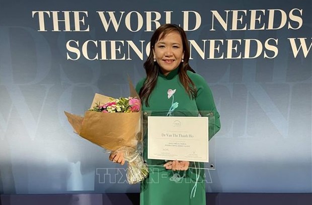 越南年轻女科学家胡氏清云荣获2022年度欧莱雅杰出年轻科学家奖 hinh anh 1