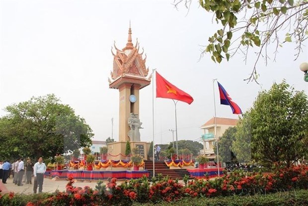 越柬建交55周年：越柬在争取民族独立和国家建设与发展事业中保持团结一心与互助互济 hinh anh 1