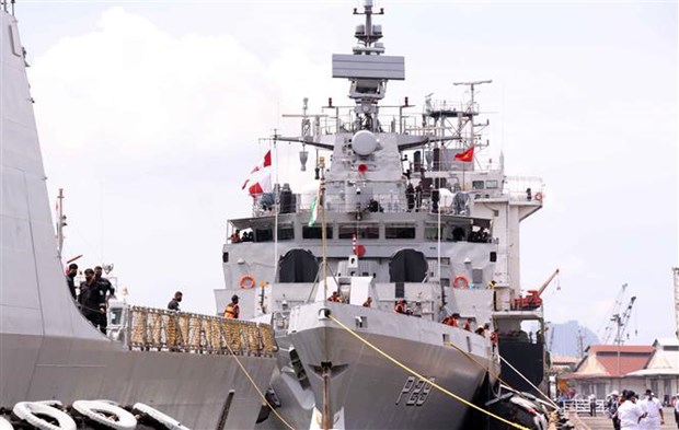 印度海军舰队对胡志明市进行友好访问 hinh anh 1