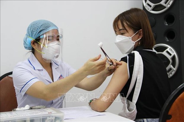 26日越南报告新增确诊病例557例 新增治愈病例7300例 hinh anh 1