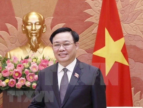 越南国会主席王廷惠将对大不列颠及北爱尔兰联合王国进行正式访问 hinh anh 1