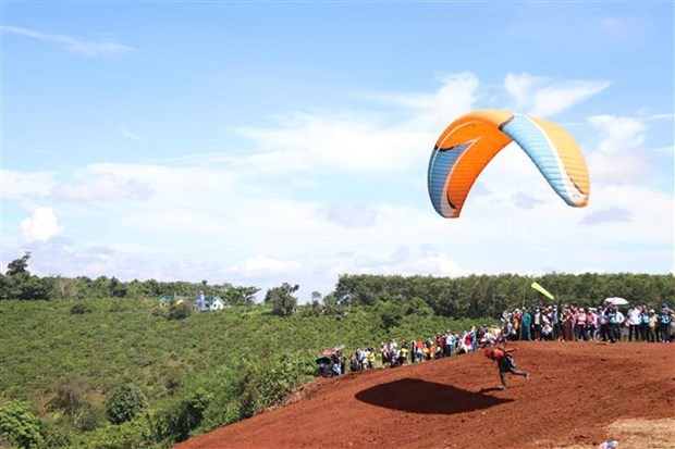 2022年得农省滑翔伞比赛在塔董国家公园举行 hinh anh 2