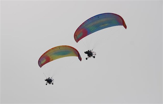 2022年滑翔伞节在庆和省芽庄市开幕 hinh anh 1
