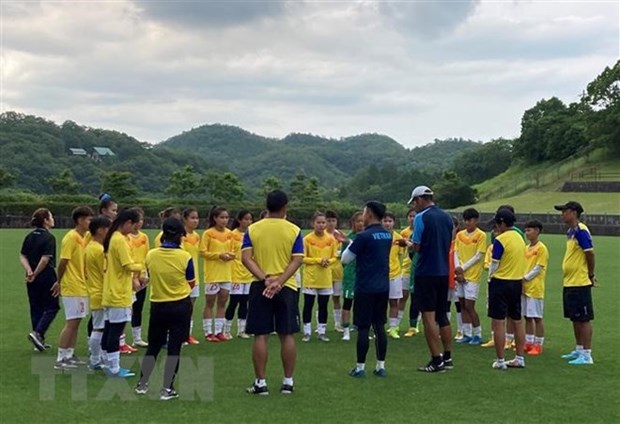 越南U18国家女子足球队赴日本训练 hinh anh 1