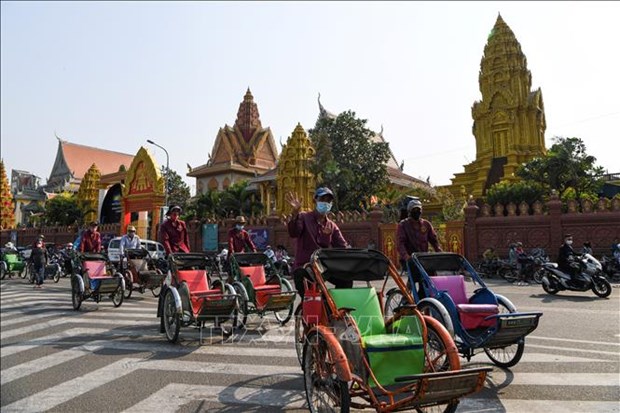 越柬建交55周年：柬埔寨用纪念越柬建交55周年标志推动旅游业发展 hinh anh 1