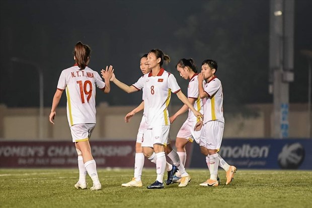 2022年东南亚女子足球锦标赛：越南队以压倒性优势击败东帝汶队昂首挺进半决赛 hinh anh 2