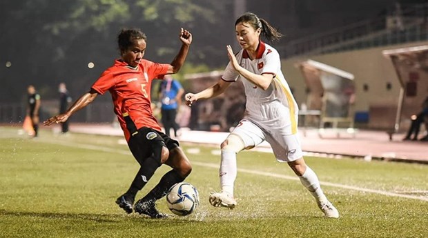 2022年东南亚女子足球锦标赛：越南队以压倒性优势击败东帝汶队昂首挺进半决赛 hinh anh 1
