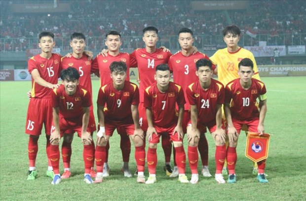 2022年东南亚U19足球锦标赛：越南U19球队无缘决赛 与泰国争铜 hinh anh 1