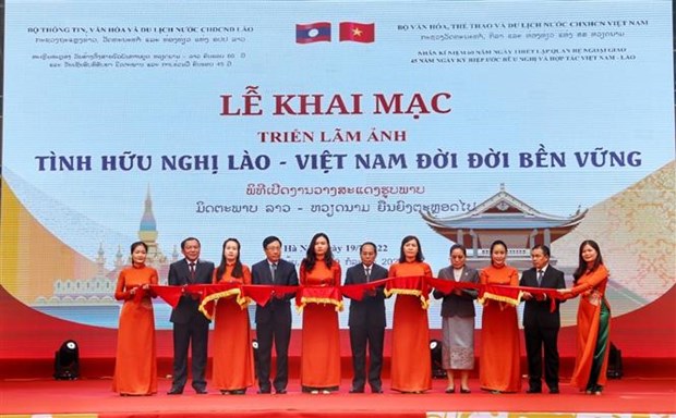 越南国会主席王廷惠会见老挝国家副主席本通•吉玛尼 hinh anh 2