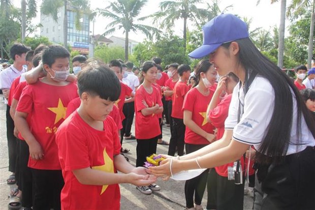 2022年夏令营活动：海外青年侨胞是促进越南与世界各国良好关系的“大使” hinh anh 3