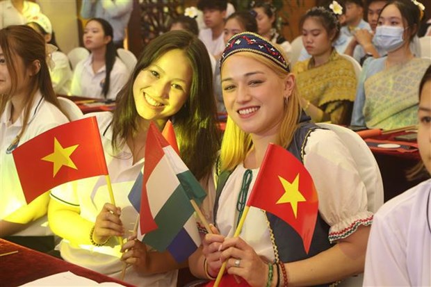 2022年越南夏令营开幕：凝聚国内与海外越南青年的团结力量 hinh anh 1