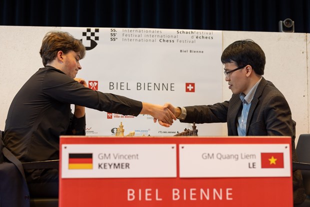黎光廉赢得2022年Biel国际象棋节冠军 hinh anh 1