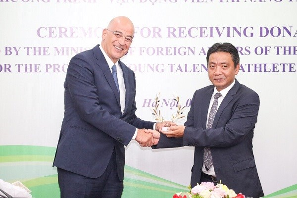 希腊捐赠5万欧元助力越南体育领域发展 hinh anh 1
