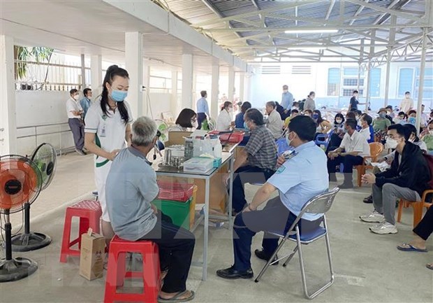 8月1日越南新增新冠肺炎康复病例9648例 是新增确诊病例的7倍 hinh anh 1