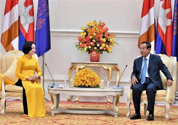 越柬建交55周年：继续巩固与加强两国友好协会的合作关系 hinh anh 1