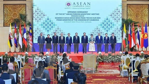 东盟成立55周年：柬埔寨承诺维持并推动东盟各国的团结，致力于地区和平 hinh anh 1
