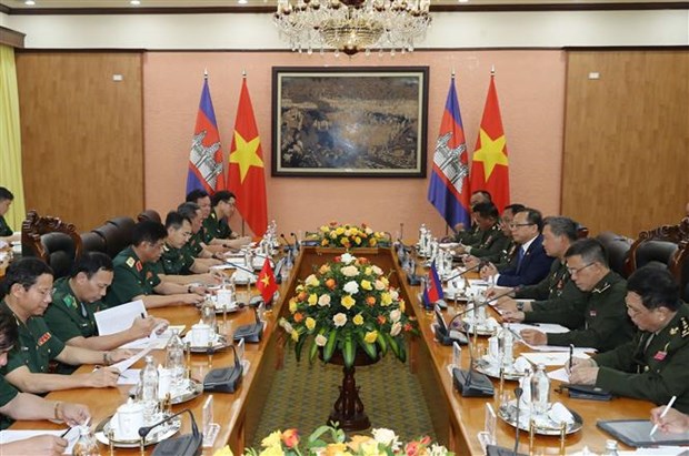 柬埔寨王家军队代表团对越南进行正式访问 hinh anh 2