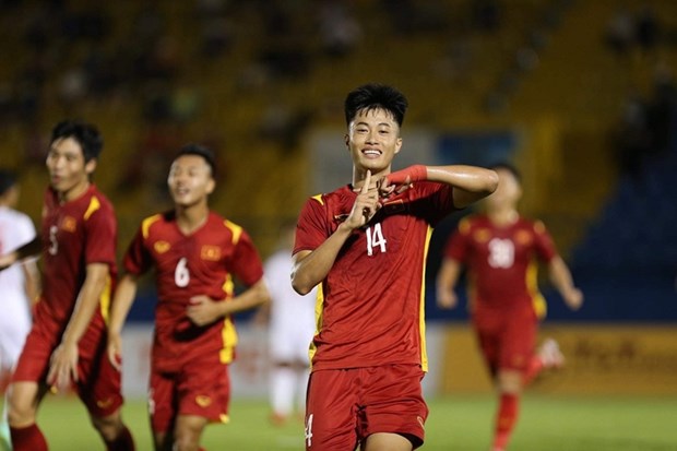 2022年国际U19足球锦标赛：越南队获得决赛资格 hinh anh 1