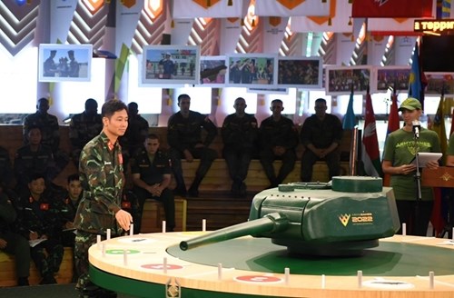 越南人民军参加2022年国际军事比赛：“坦克两项”赛项举行抽签仪式 hinh anh 1
