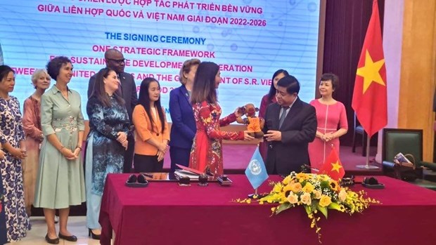 越南与联合国签署可持续发展合作战略框架文件 hinh anh 2
