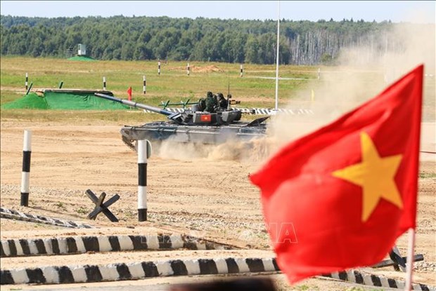吴明进上将为参加2022年国际军事比赛的越南队加油助威 hinh anh 2