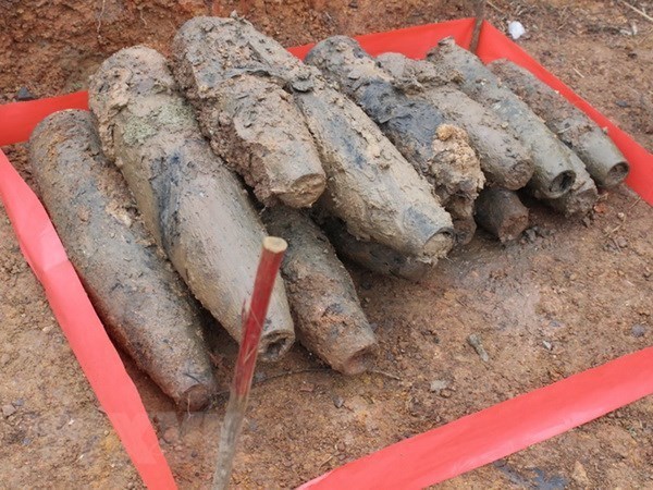 广治省：发现并成功处理装有 144 种爆炸物的地下掩体 hinh anh 1