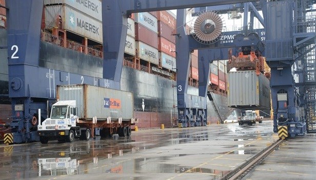 越南出口预计继续增长 今年贸易顺差可达10亿美元 hinh anh 1