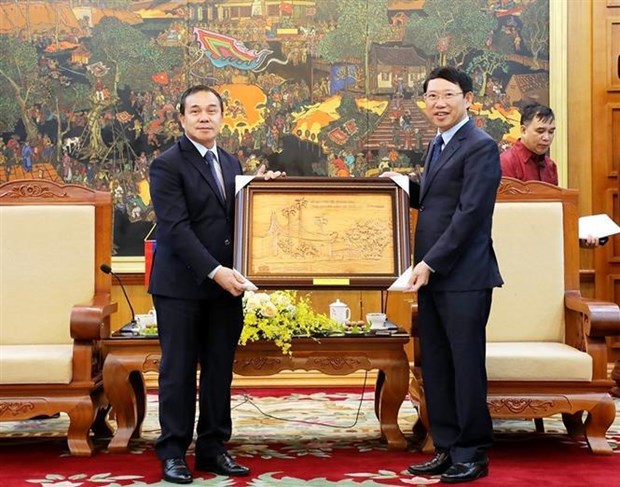北江省进一步加强与老挝各地的民间交流与合作力度 hinh anh 2