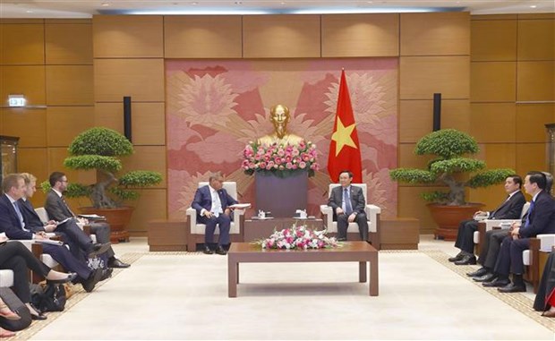 越南国会主席王廷惠会见COP26主席阿洛克·夏尔马 hinh anh 2
