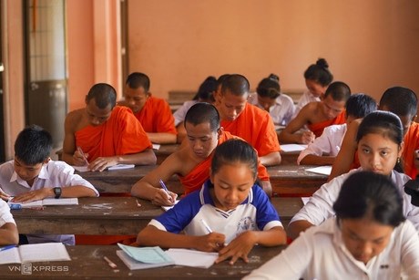 柬埔寨媒体报道越南高棉语免费教学活动 hinh anh 1